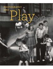 Photography and Play - Humanitas