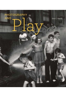 Photography and Play - Humanitas