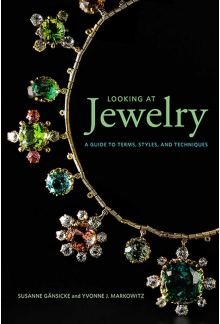 Looking at Jewelry - Humanitas