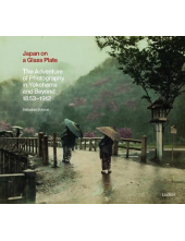 Japan on a Glass Plate - Humanitas